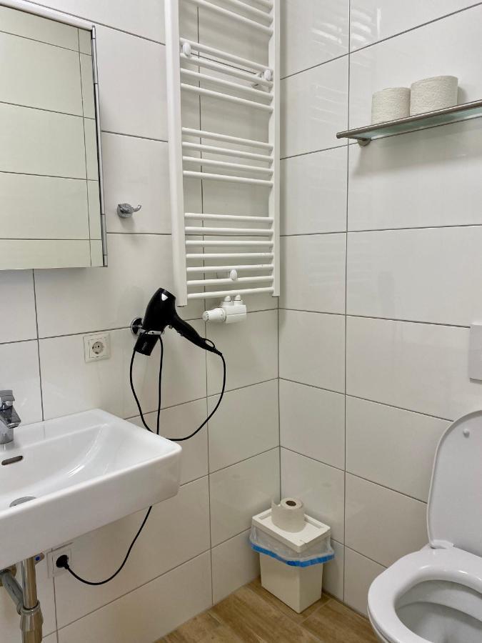 Ajo - Messe - Self-check-in Vienne