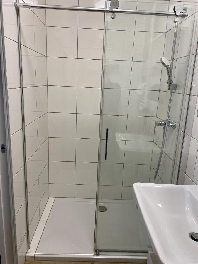 Ajo Apartments - Messe City Room - Self-Check-In Privatunterkunft Wien